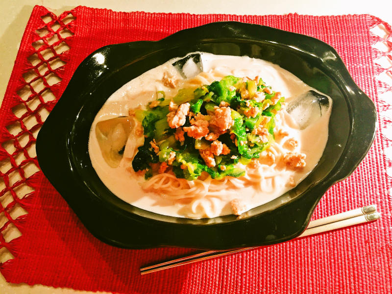 レタスと豚ひき肉の豆乳冷麺.jpg